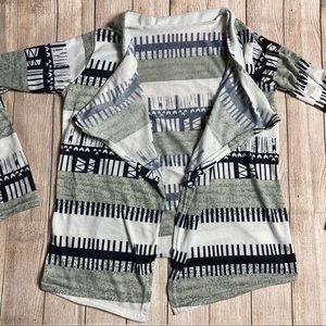 Lightweight Patterned Cardigan